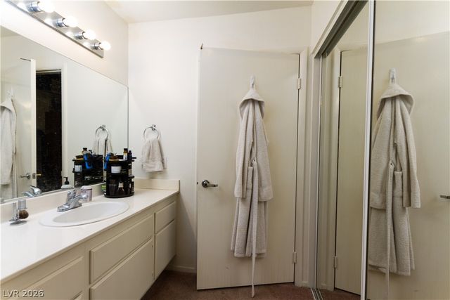 4861 South Torrey Pines Drive 106, Las Vegas, NV 89103