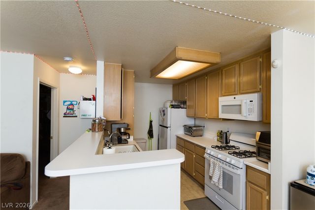 4861 South Torrey Pines Drive 106, Las Vegas, NV 89103