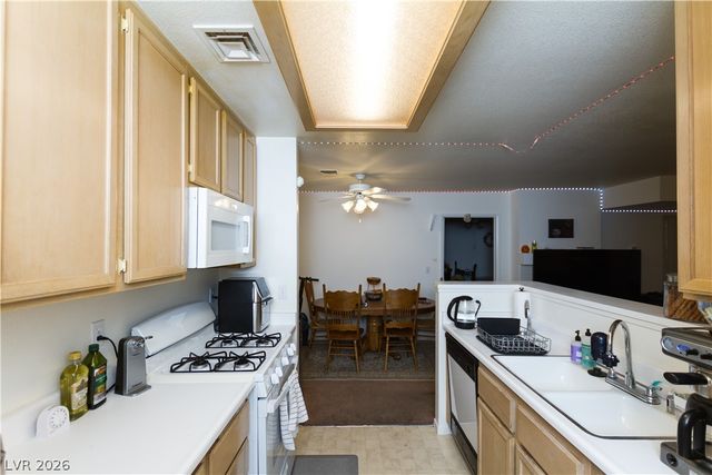 4861 South Torrey Pines Drive 106, Las Vegas, NV 89103