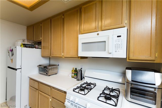 4861 South Torrey Pines Drive 106, Las Vegas, NV 89103