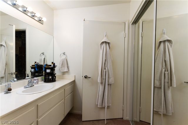 4861 South Torrey Pines Drive 106, Las Vegas, NV 89103