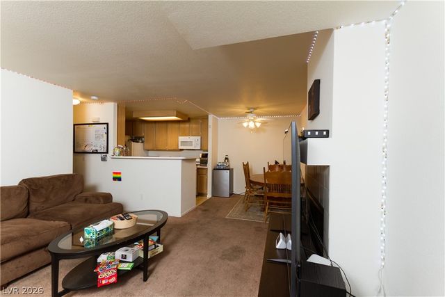 4861 South Torrey Pines Drive 106, Las Vegas, NV 89103