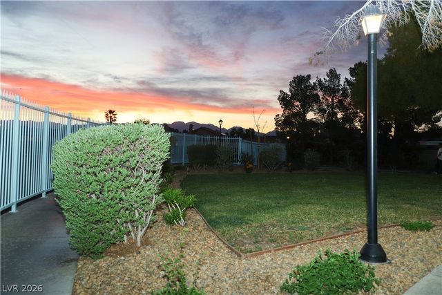 4861 South Torrey Pines Drive 106, Las Vegas, NV 89103