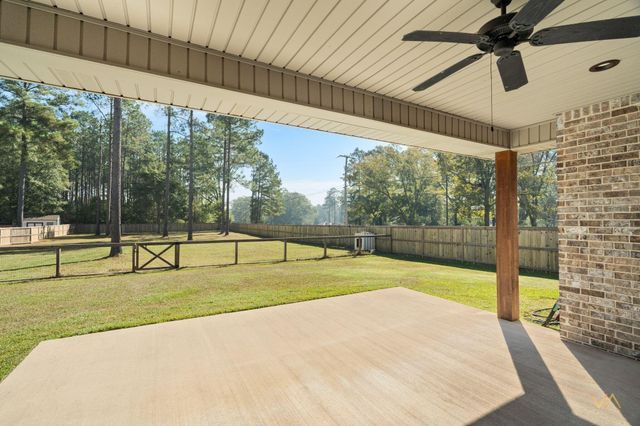 4 Sapphire Dr., Purvis, MS 39475