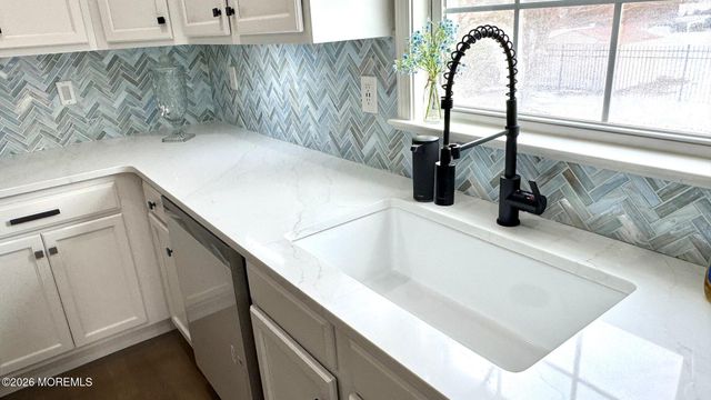 365 Hopedale Drive SE, Bayville, NJ 08721