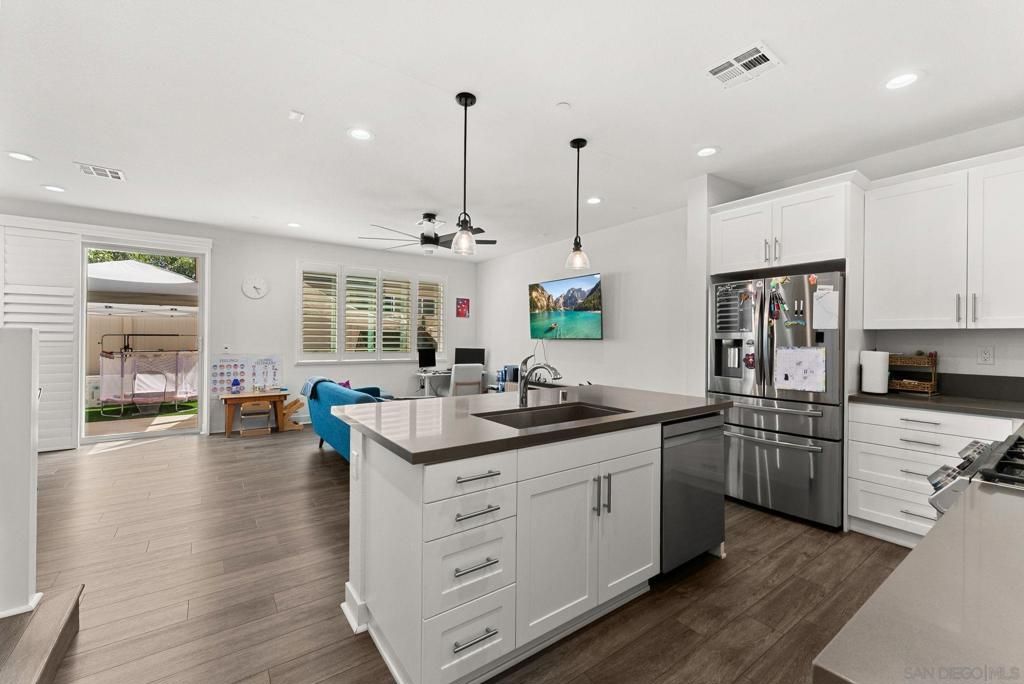 Image 16 of property listing at 3251 Crecida, Carlsbad, CA 92010
