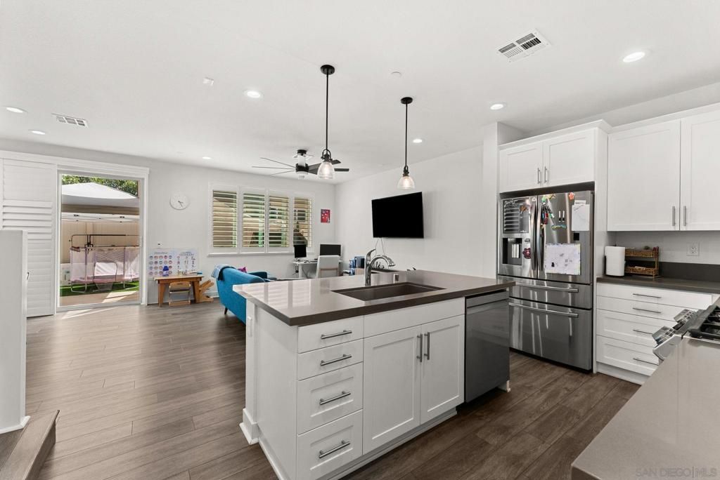 Image 17 of property listing at 3251 Crecida, Carlsbad, CA 92010