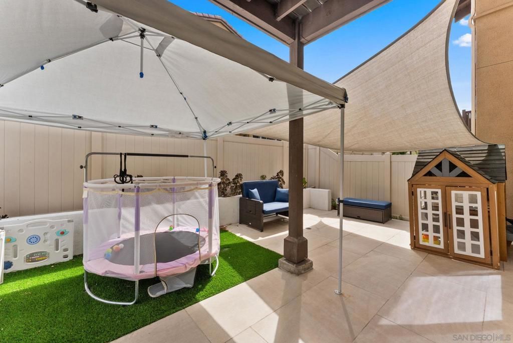 Image 20 of property listing at 3251 Crecida, Carlsbad, CA 92010