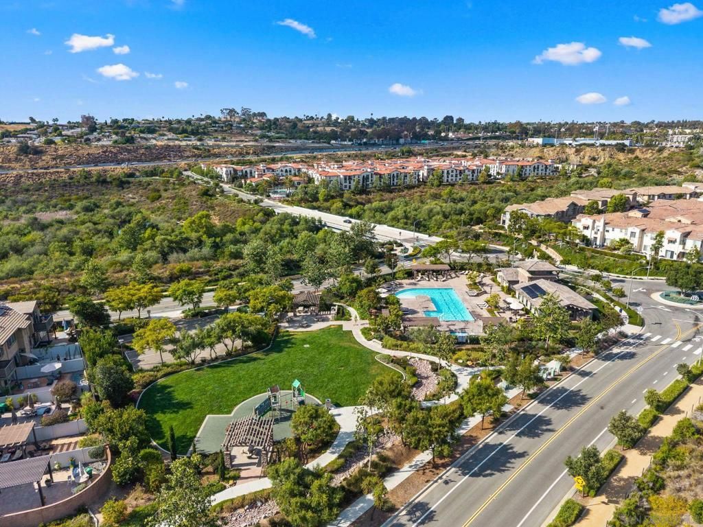 Image 39 of property listing at 3251 Crecida, Carlsbad, CA 92010
