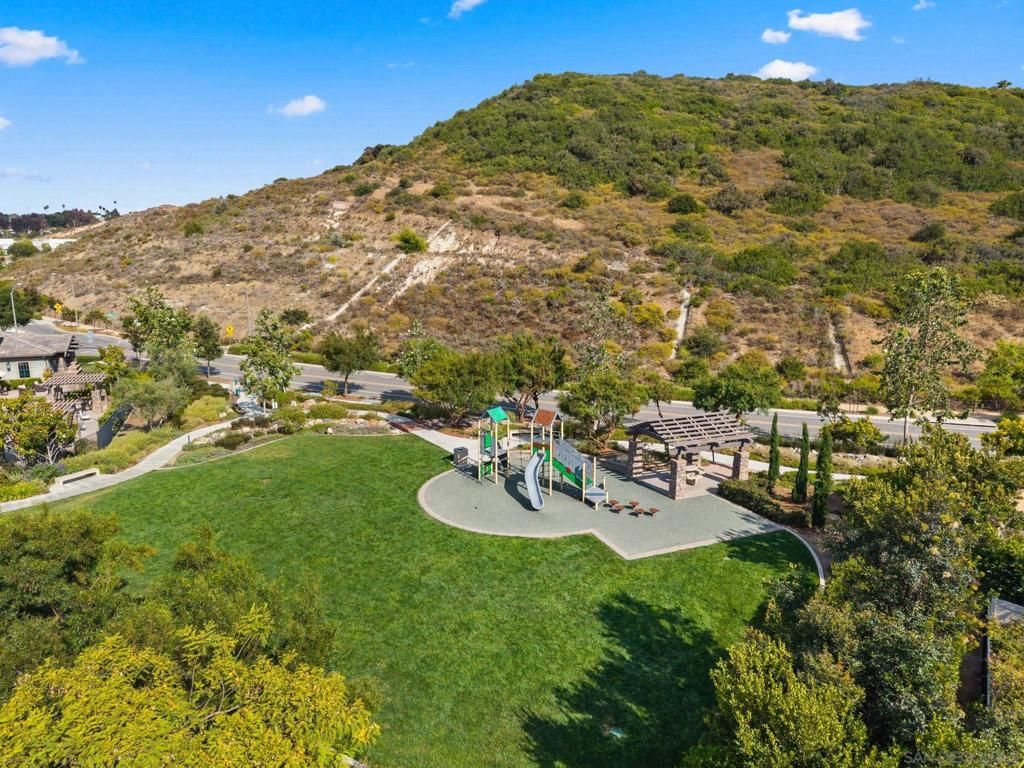 Image 40 of property listing at 3251 Crecida, Carlsbad, CA 92010