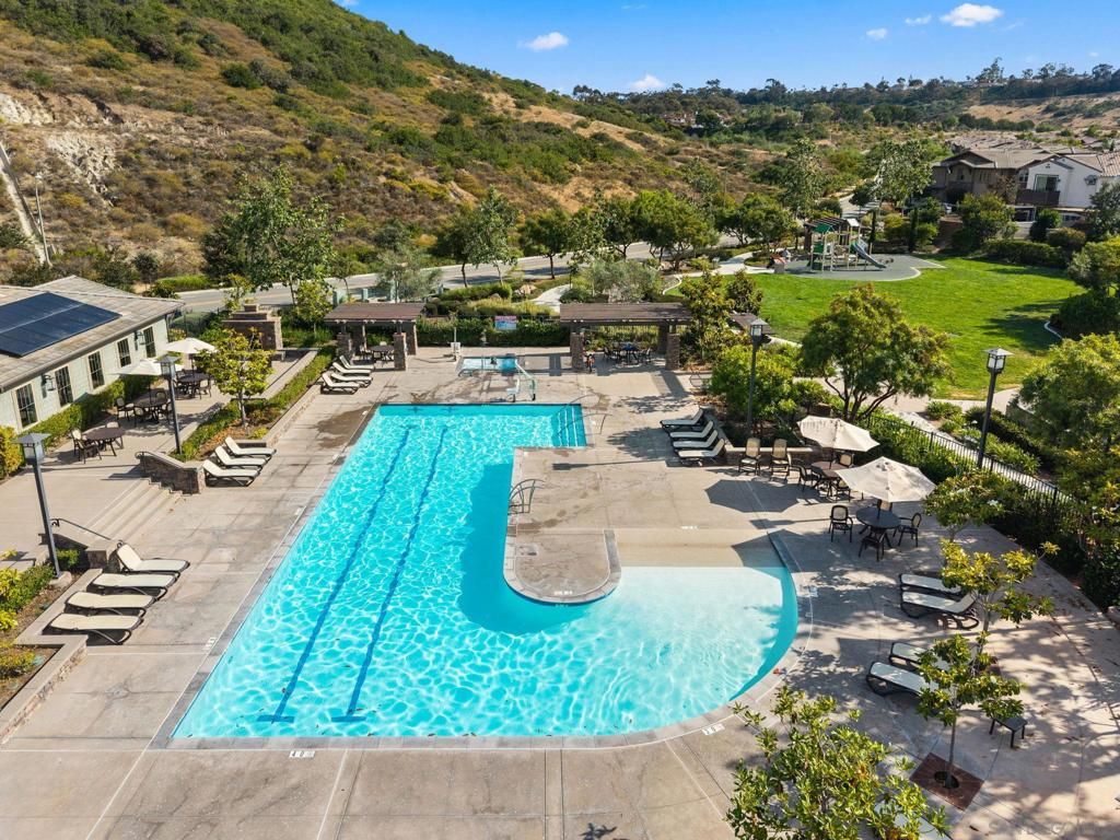 Image 43 of property listing at 3251 Crecida, Carlsbad, CA 92010
