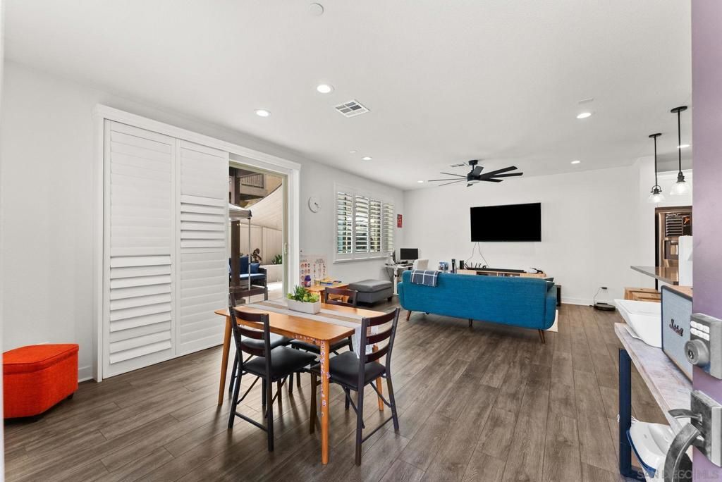 Image 7 of property listing at 3251 Crecida, Carlsbad, CA 92010