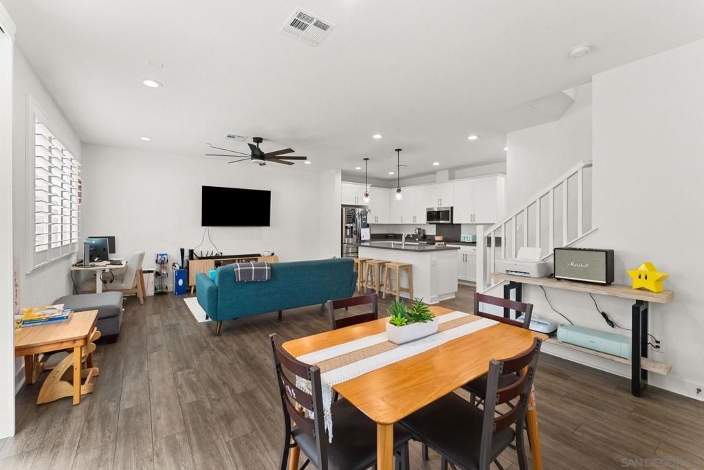 Image 9 of property listing at 3251 Crecida, Carlsbad, CA 92010