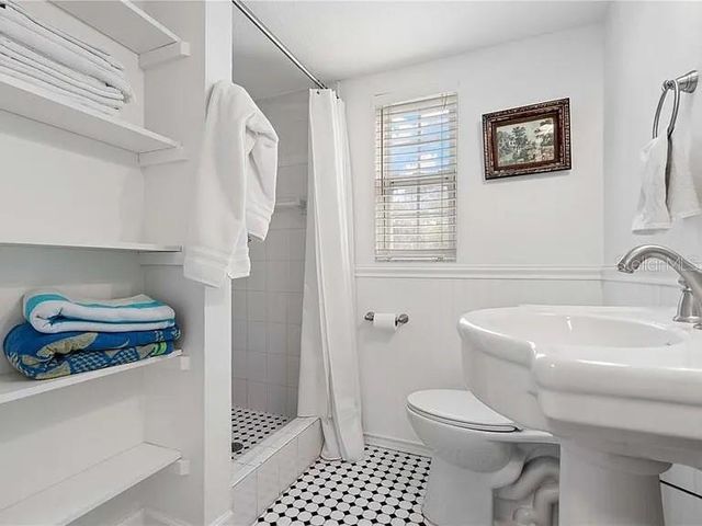 8067 123RD STREET, Seminole, FL 33772