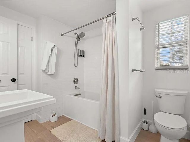8067 123RD STREET, Seminole, FL 33772