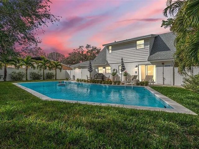 8067 123RD STREET, Seminole, FL 33772