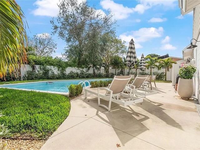 8067 123RD STREET, Seminole, FL 33772