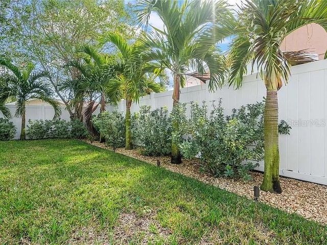 8067 123RD STREET, Seminole, FL 33772