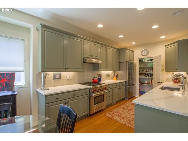 15502 Nw PAR Ct, Portland, OR 97229