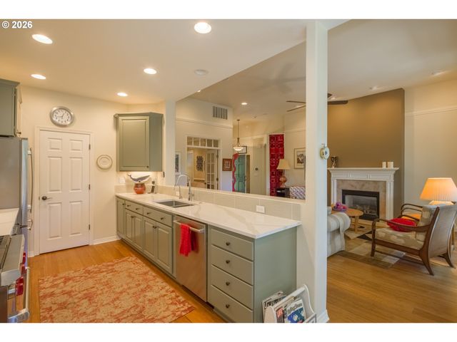 15502 Nw PAR Ct, Portland, OR 97229