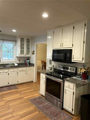 68 Lancaster Way, Newnan, GA 30263