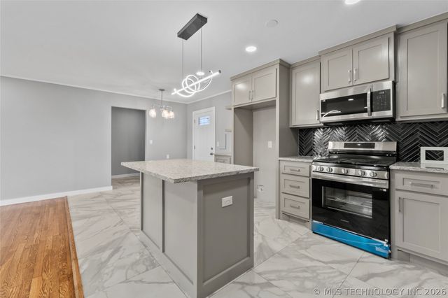 2059 E Young Place, Tulsa, OK 74110