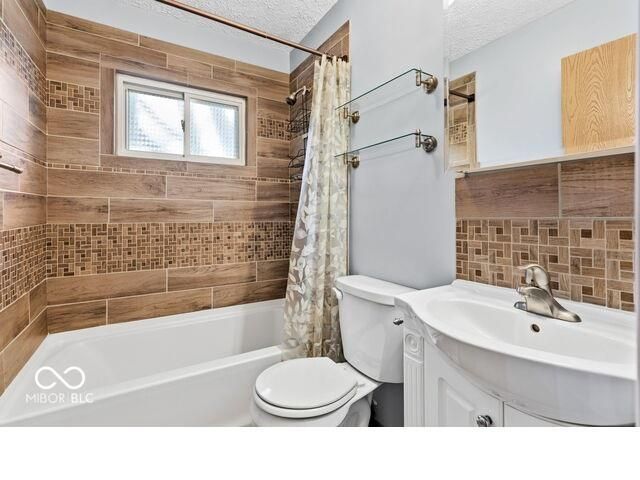 1405 Lafayette Avenue, Lebanon, IN 46052