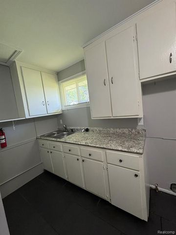 2726 Margaret Street, Melvindale, MI 48122