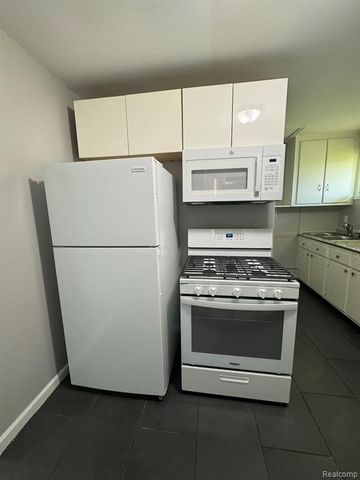 2726 Margaret Street, Melvindale, MI 48122