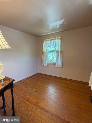 31 E ORANGE ST, Ephrata, PA 17522