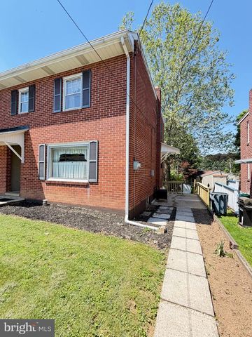 31 E ORANGE ST, Ephrata, PA 17522