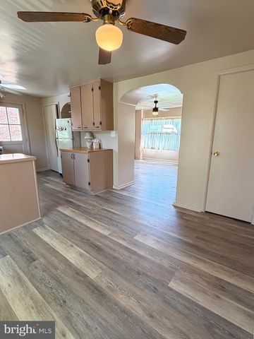 31 E ORANGE ST, Ephrata, PA 17522