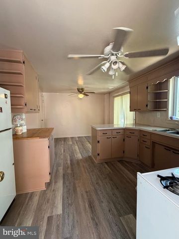 31 E ORANGE ST, Ephrata, PA 17522