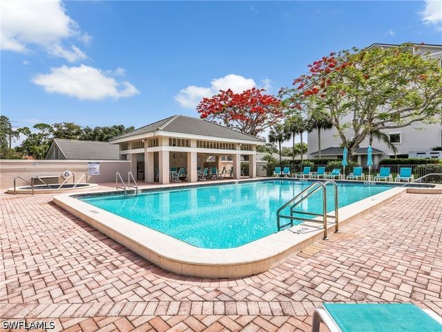 201 Arbor Lake DR 2-201, Naples, FL 34110
