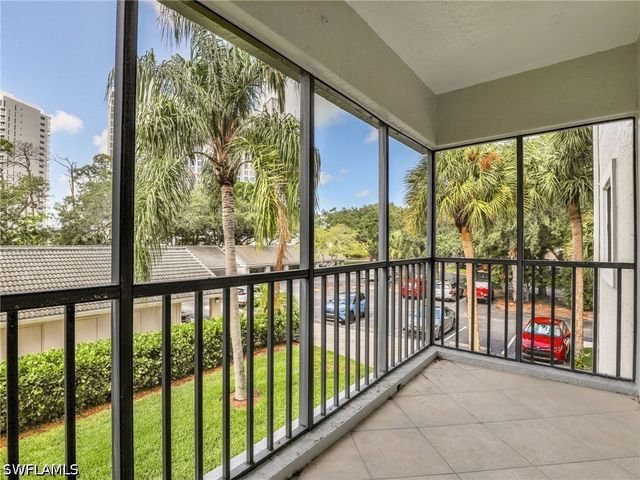 201 Arbor Lake DR 2-201, Naples, FL 34110