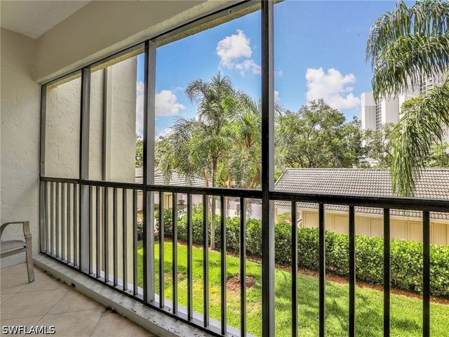 201 Arbor Lake DR 2-201, Naples, FL 34110