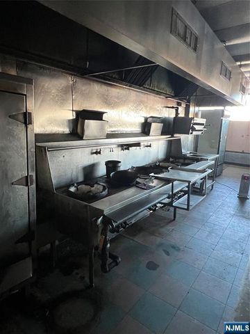 20 Columbia Avenue, Bergenfield, NJ 07621