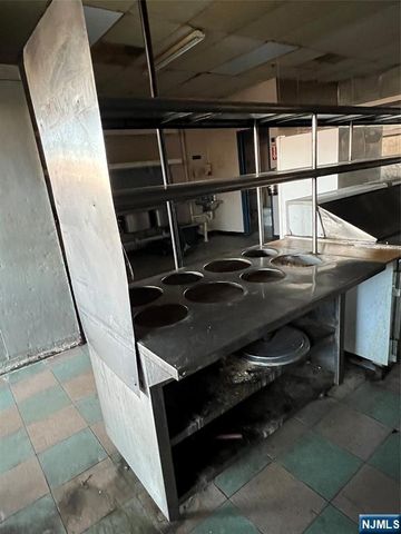 20 Columbia Avenue, Bergenfield, NJ 07621