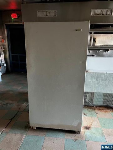 20 Columbia Avenue, Bergenfield, NJ 07621