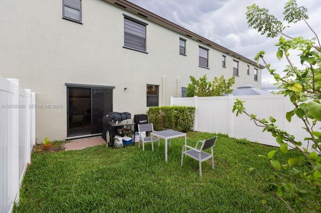 3420 W 111th Pl, Hialeah, FL 33018