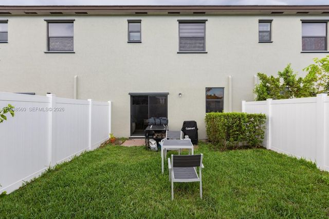 3420 W 111th Pl, Hialeah, FL 33018