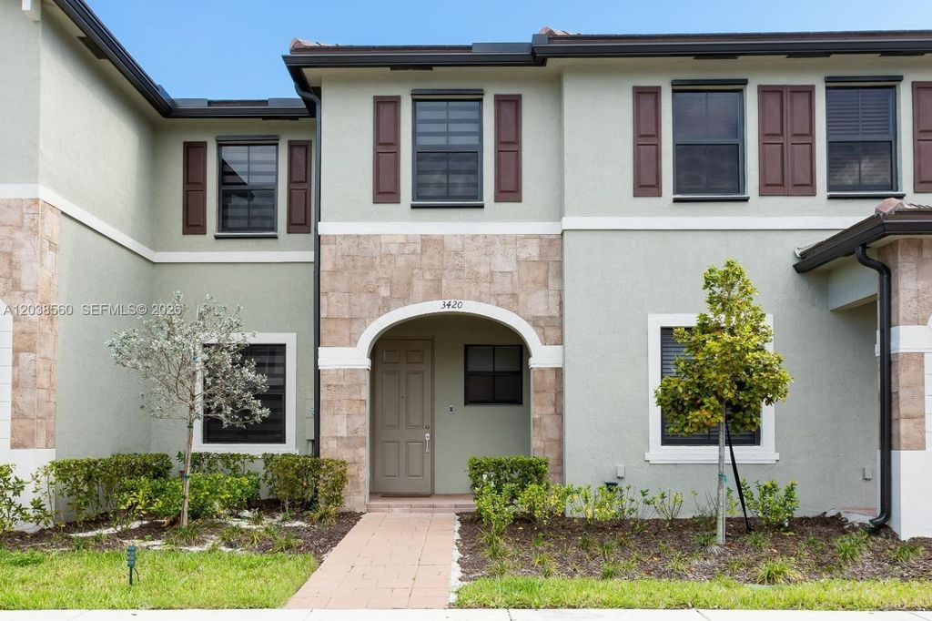 3420 W 111th Pl, Hialeah, FL 33018