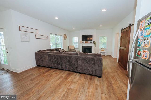 133 CHARLAN BLVD, Mount Joy, PA 17552