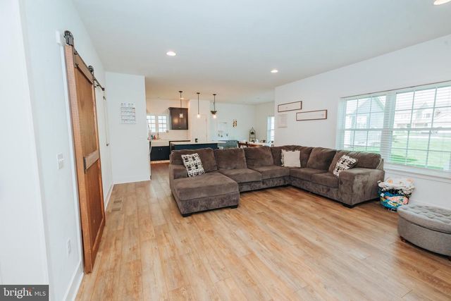 133 CHARLAN BLVD, Mount Joy, PA 17552