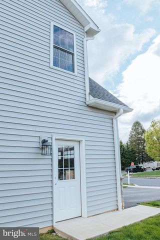 133 CHARLAN BLVD, Mount Joy, PA 17552