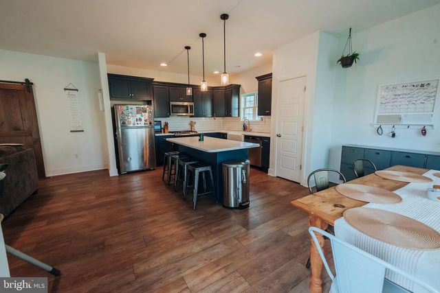 133 CHARLAN BLVD, Mount Joy, PA 17552