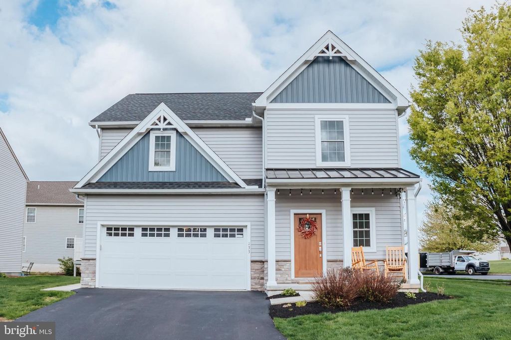 133 CHARLAN BLVD, Mount Joy, PA 17552