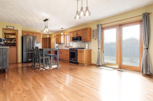 3168 S High Crest Road, Beloit, WI 53511