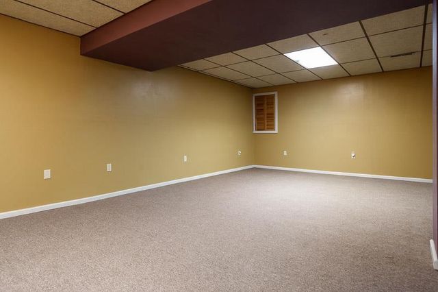 3168 S High Crest Road, Beloit, WI 53511