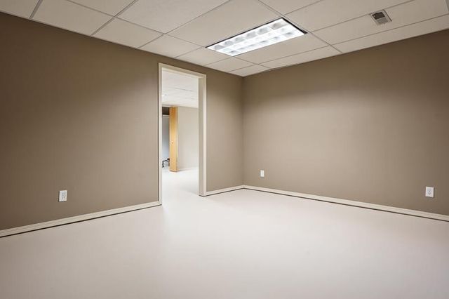 3168 S High Crest Road, Beloit, WI 53511